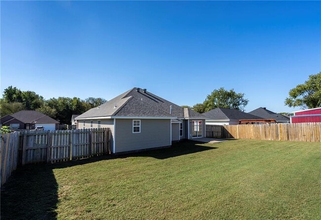 Building Photo - 607 Amanda Dr