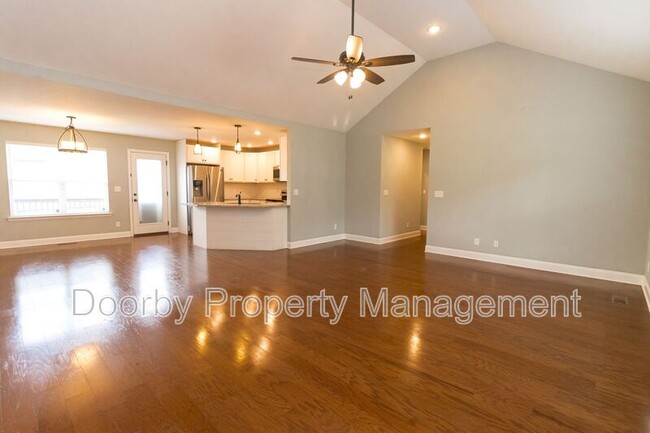 Building Photo - 4436 Oakwood Dr