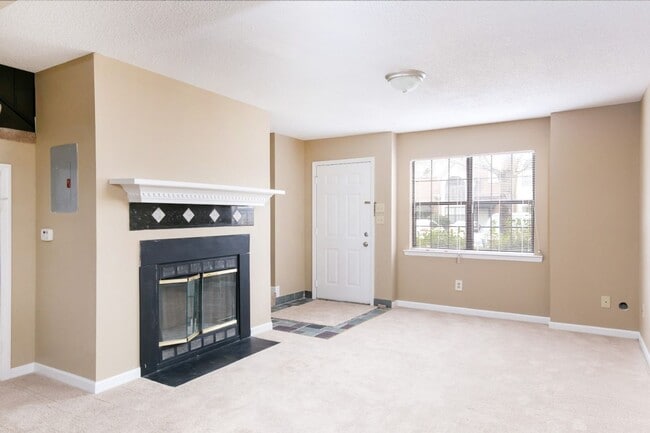 Building Photo - Chic & Spacious Townhome – 3 Beds, 3 Baths, and Modern Charm!