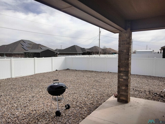 Building Photo - 2115 Roadrunner Dr