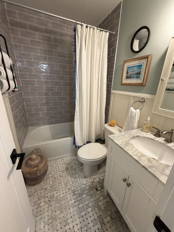 Building Photo - 234 24th Ave N