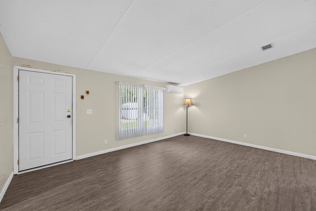 Building Photo - 322 Cedar Creek Rd