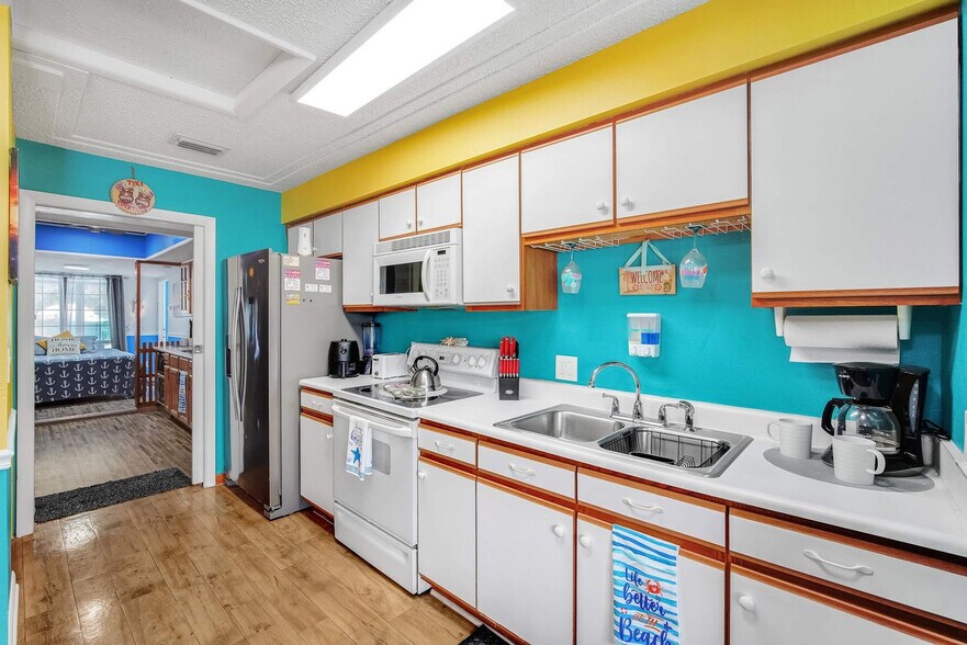 Building Photo - 104 W Leon Ln