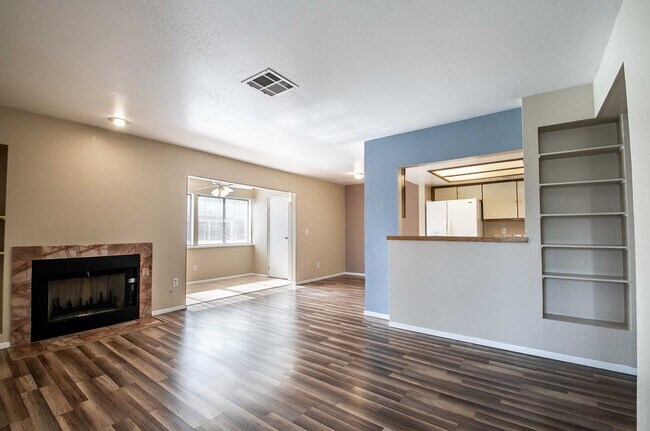 Building Photo - Great 2 Bedroom Condo