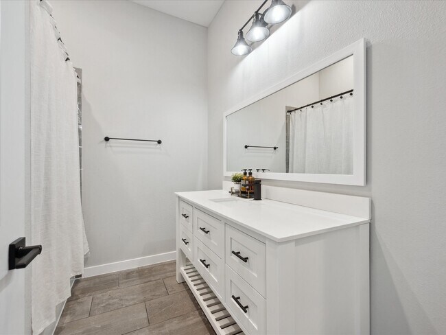 Building Photo - 8411 Berry Brush Ln