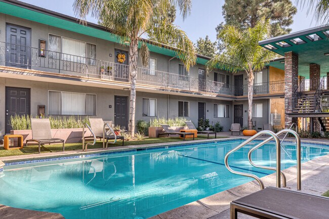 Building Photo - 4221 W Kling St