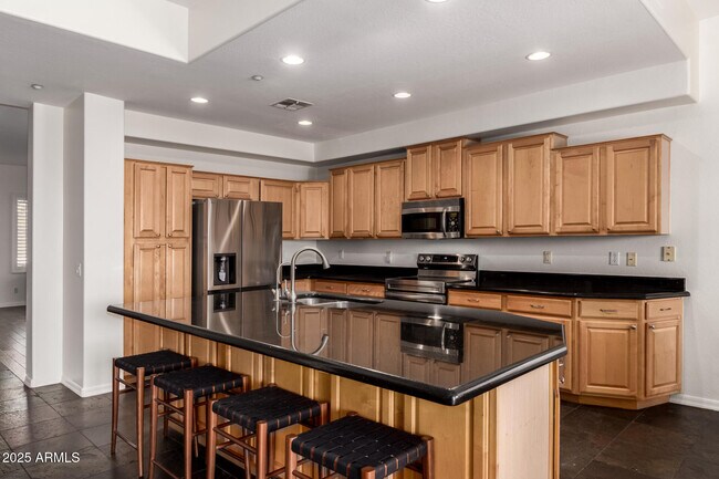 Building Photo - 10573 E Sheena Dr