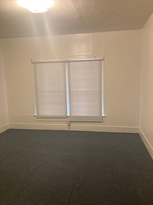 Building Photo - Gulfport 2 Bedroom