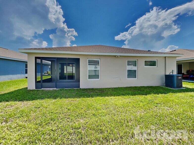 Building Photo - 579 Lorient Drive