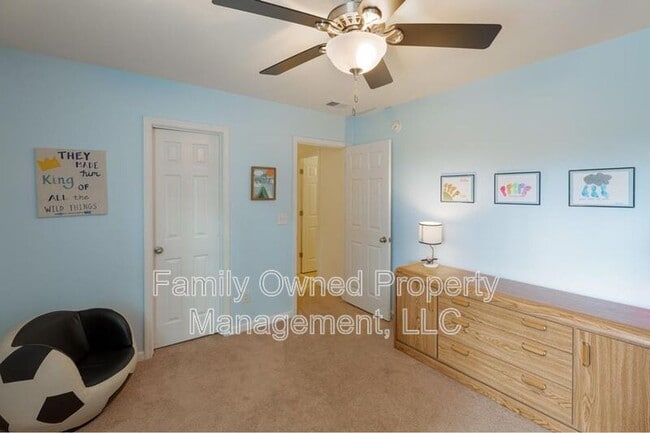 Building Photo - 159 Meadow Wood Rd