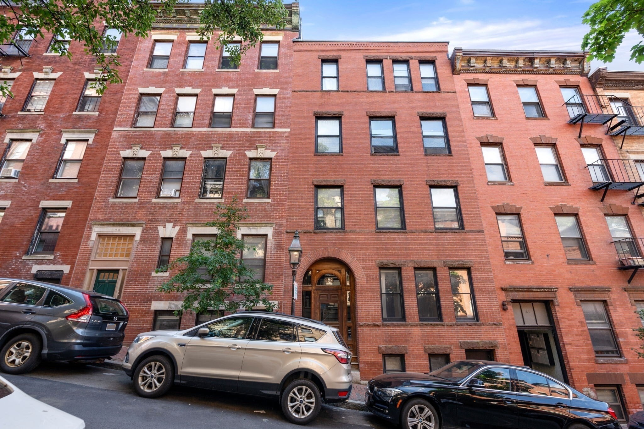 Building Photo - 43 Irving St