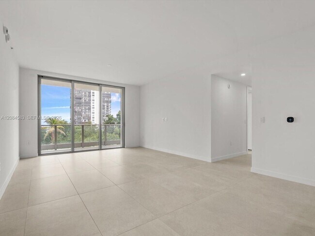 Building Photo - 2200 Brickell Ave