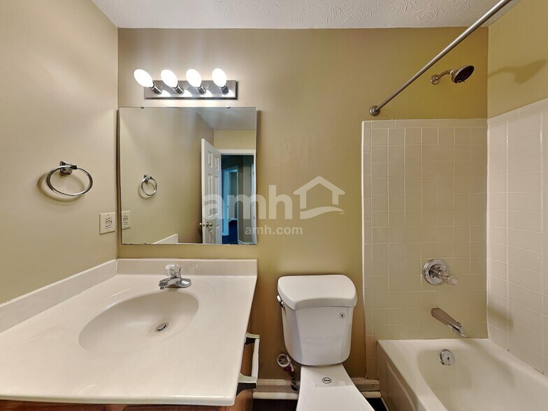 Building Photo - 7705 Corsican Cir