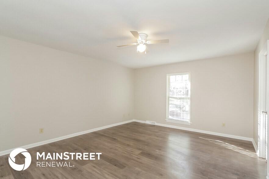 Building Photo - 3889 Amsbury Dr