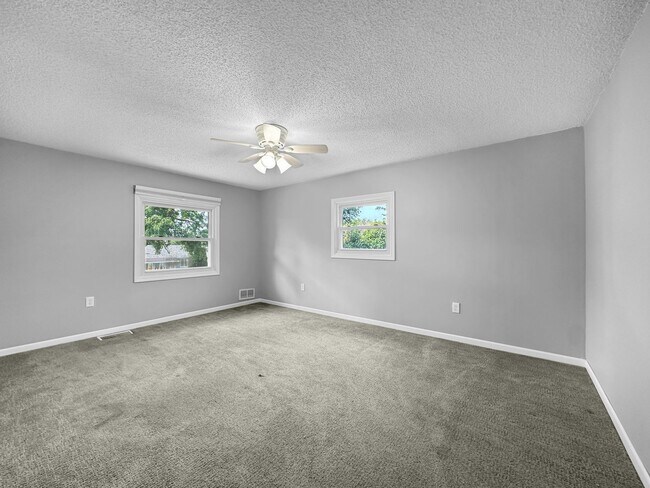 Building Photo - 2814 Woodridge Ln