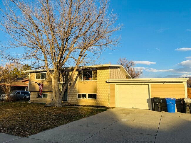 Building Photo - 4459 Butterfield St