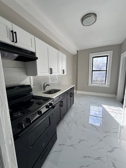 Building Photo - 1003 S Orange Ave