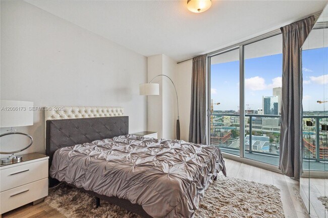 Building Photo - 185 SW 7th St