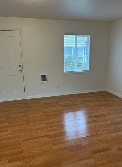 Building Photo - 591 W Sherman St