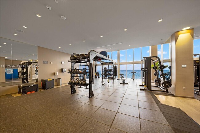 Building Photo - 1800 S Ocean Dr