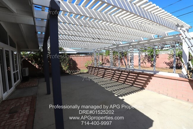 Building Photo - 636 S Gilbuck Dr