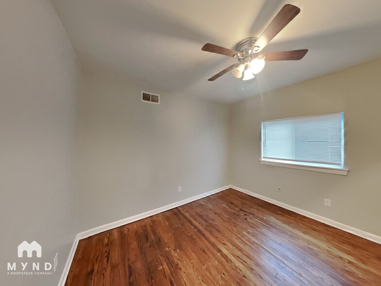 Building Photo - 4193 Deerland St