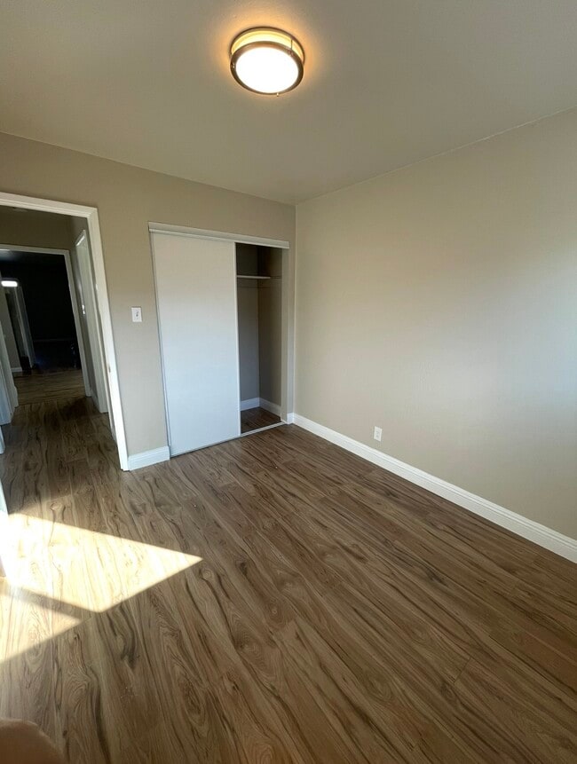 Building Photo - 1 A St