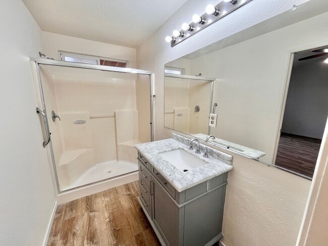 Building Photo - Charming 4 Bedroom, 2 Bath Home in a Quiet...