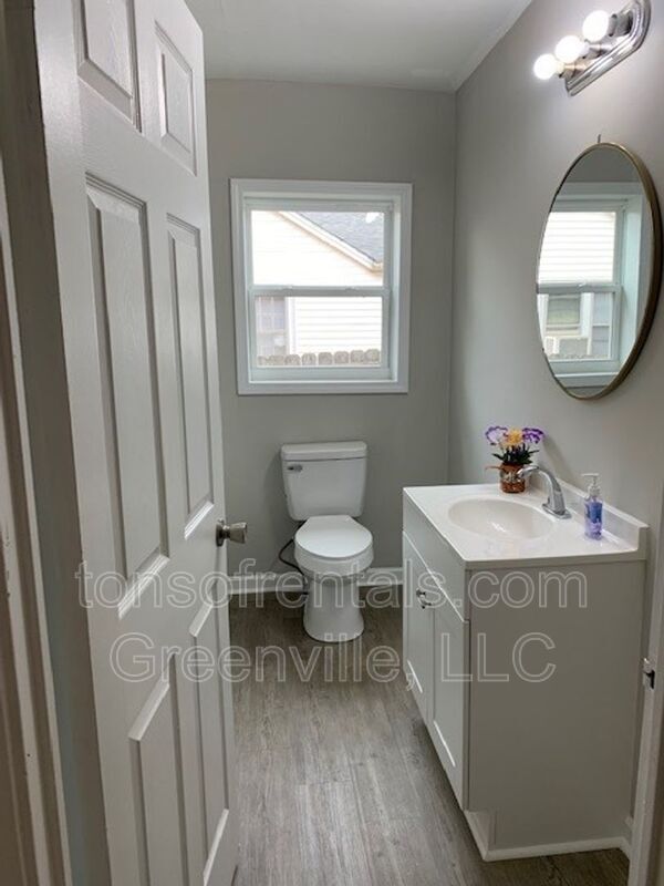 Building Photo - 39 N Haven Dr