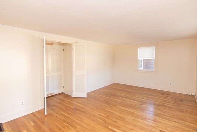 Building Photo - 98 Hillcrest Dr