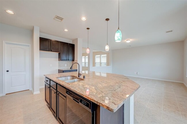 Building Photo - 15910 Copper Oak Ln