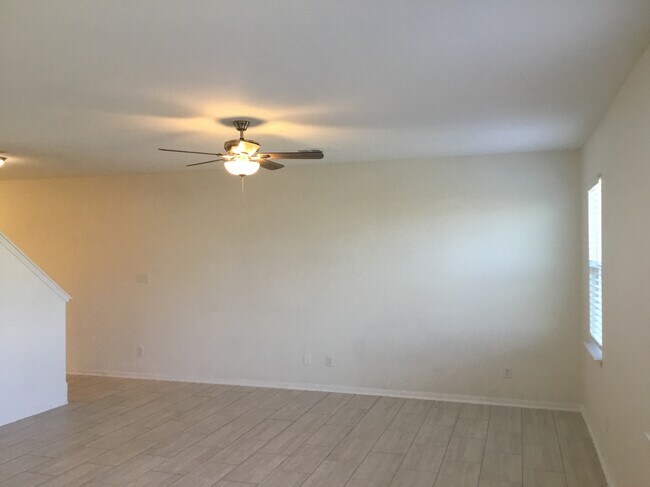 Building Photo - 1657 Amy Dr