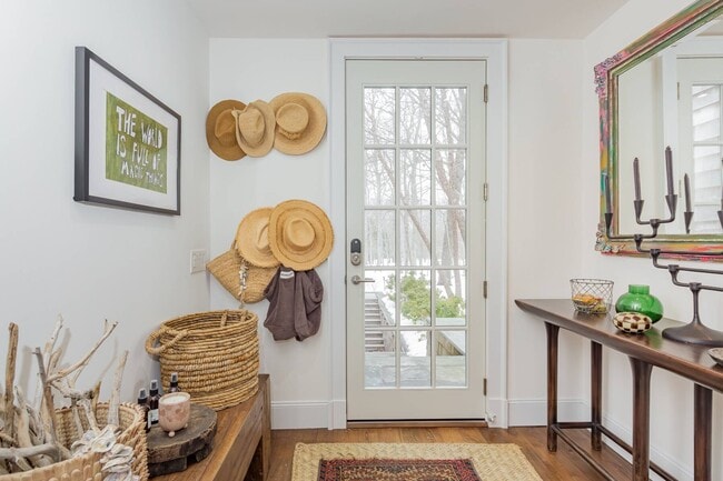 Building Photo - 41 Deep Woods Ln