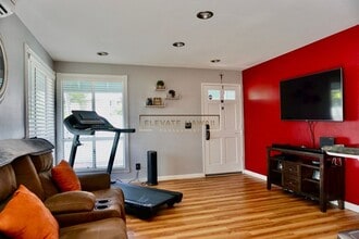 Building Photo - CHARMING & MODERN 2 BED 2 BATH 2 PARKING T...