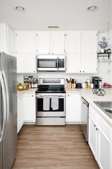 Building Photo - 2960 W Stuart St