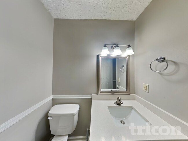 Building Photo - 204 River Song Rd