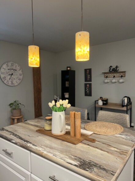 Building Photo - 116 E Main St