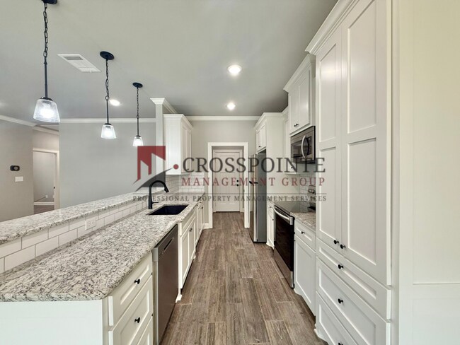 Building Photo - Beautiful 3 Bedroom 2 Bathroom Home!