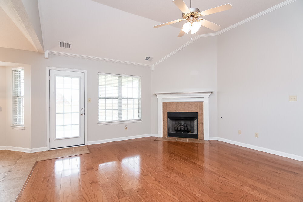 Building Photo - 4190 Louden Dr