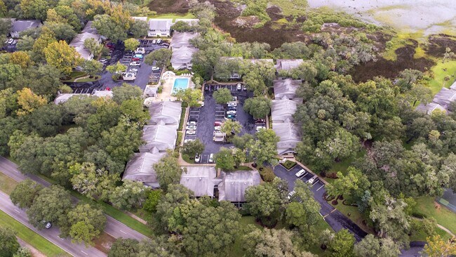 Building Photo - 2BR/2BA Condo in the Desirable Conquistador