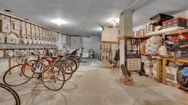 Building Photo - 787 Summit Ave