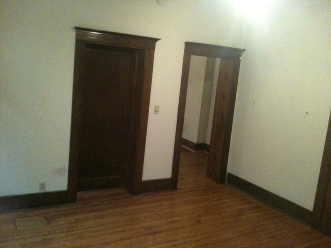 Building Photo - 1229 Chestnut St