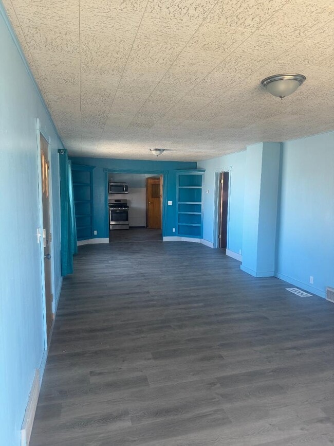 Building Photo - 1336 1st W Ave