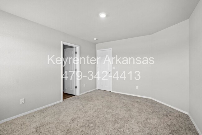 Building Photo - 817 S Katlyn Dr