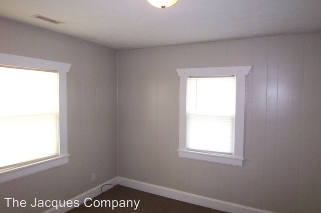 Building Photo - 2 br, 1 bath House - 2306 N. Travis