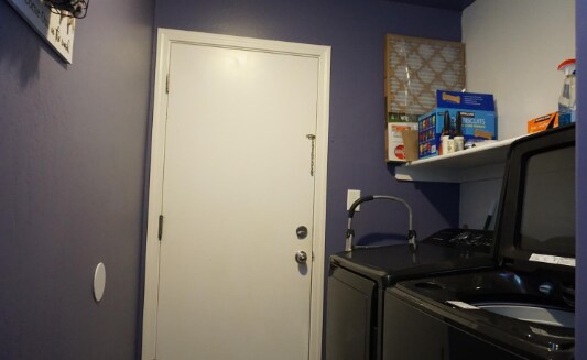 Building Photo - 2304 Hacienda Pl