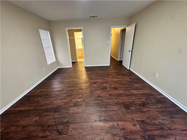 Building Photo - 3 bedroom 2 bath house in Calallen