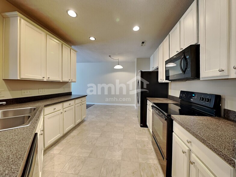 Building Photo - 696 Winners Cir