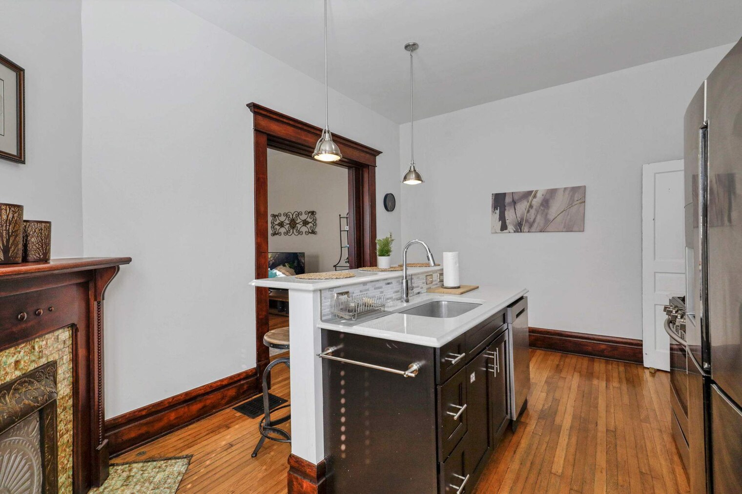 Building Photo - 129 W Hubbard Ave