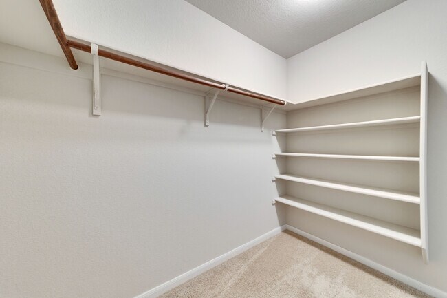 Building Photo - 3422 Couch Dr